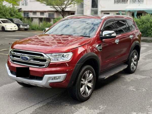 FORD EVEREST 2.2 TITANIUM+