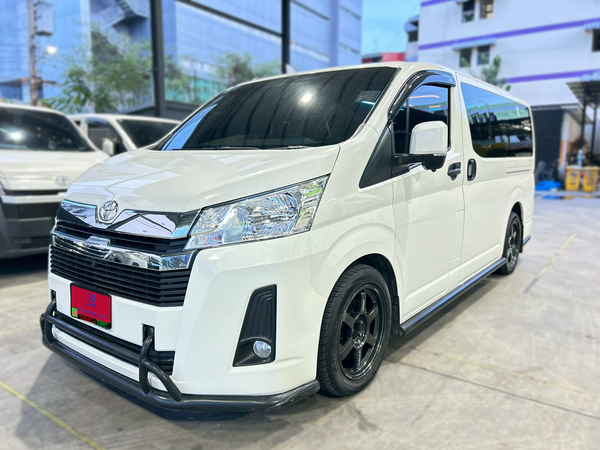 TOYOTA HIACE 2.8 AT 2023 VIP
