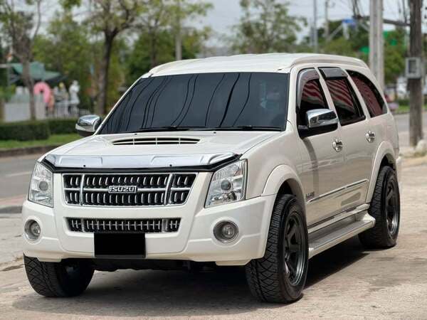 ISUZU MU-7 3.0 AUTO 2WD TOP