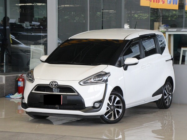 TOYOTA SIENTA 1.5 V