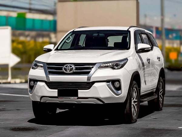 TOYOTA FORTUNER 2.4