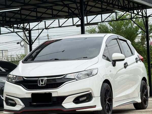 HONDA JAZZ GK 1.5 V MNC