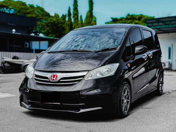HONDA FREED 1.5 SE AT