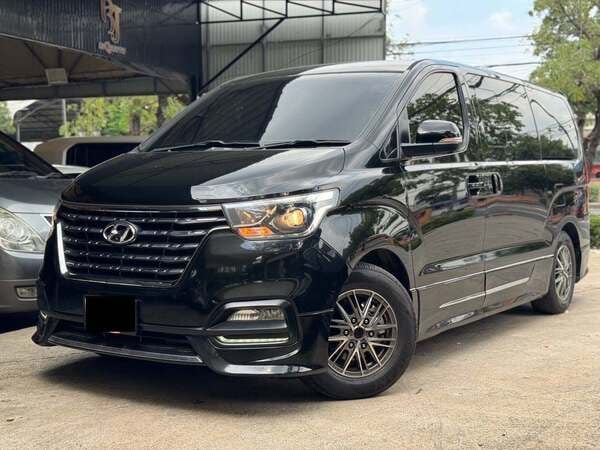 HYUNDAI H-1 2.5 DELUXE MNC