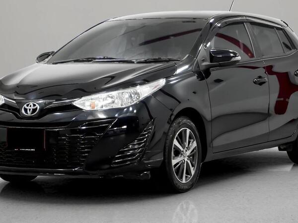 TOYOTA YARIS 1.2 MID